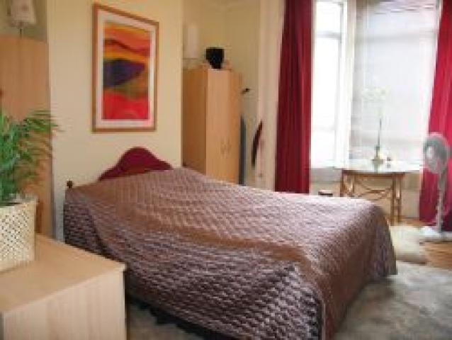 			2 Bedroom, 1 bath, 1 reception Flat			 Fortis Green, EAST FINCHLEY N2